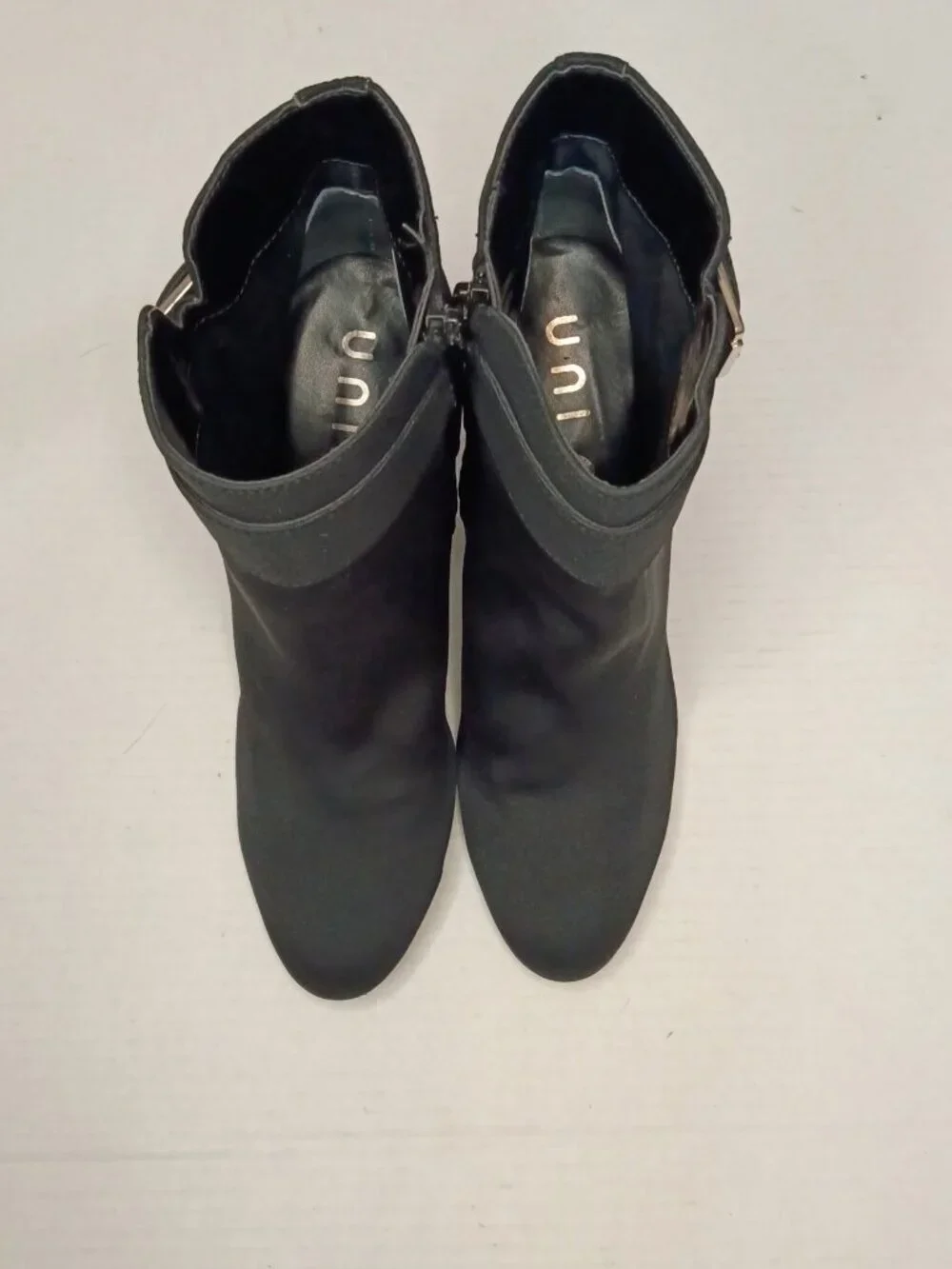 Unisa Unrowen Black Ankle Booties Block Heel Boots Women's Size 9.5M